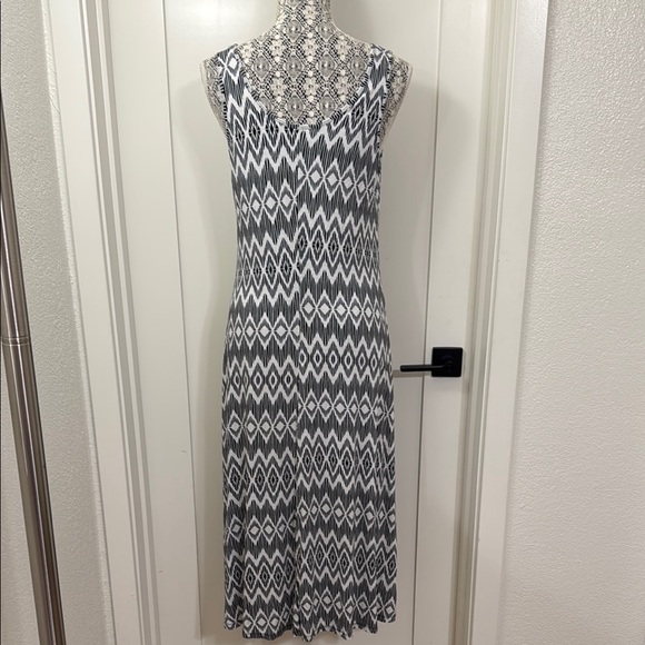 New York & Company Black and White Sleeveless Midi Sundress Size M - Picture 8 of 10